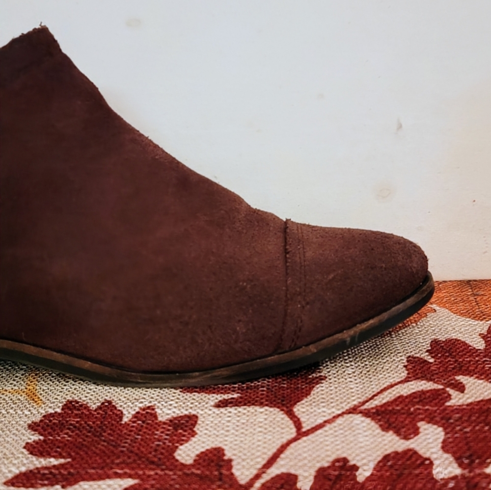 TOMS Brown Suede Ankle Boots Side Zip Comfort Low Heel Women's Chelsea 7.5 - Picture 15 of 15